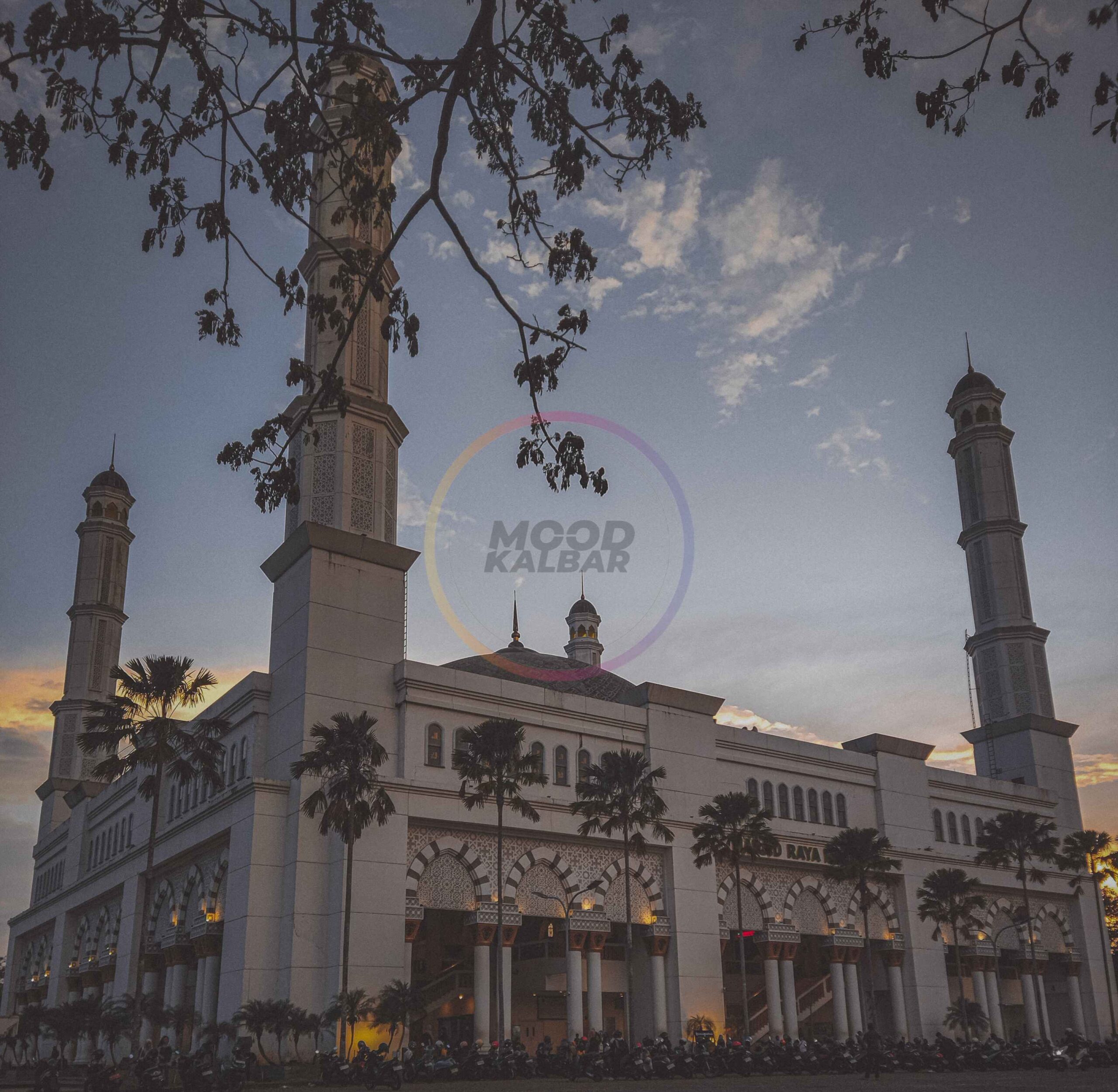 masjid raya mujahidin kalbar. by moodkalbar