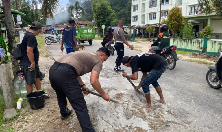 gerakan 1000 lubang