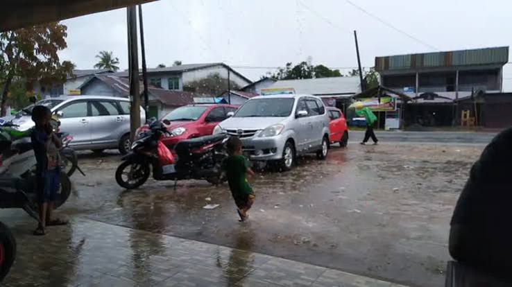 prakiraan cuaca kabupaten mempawah